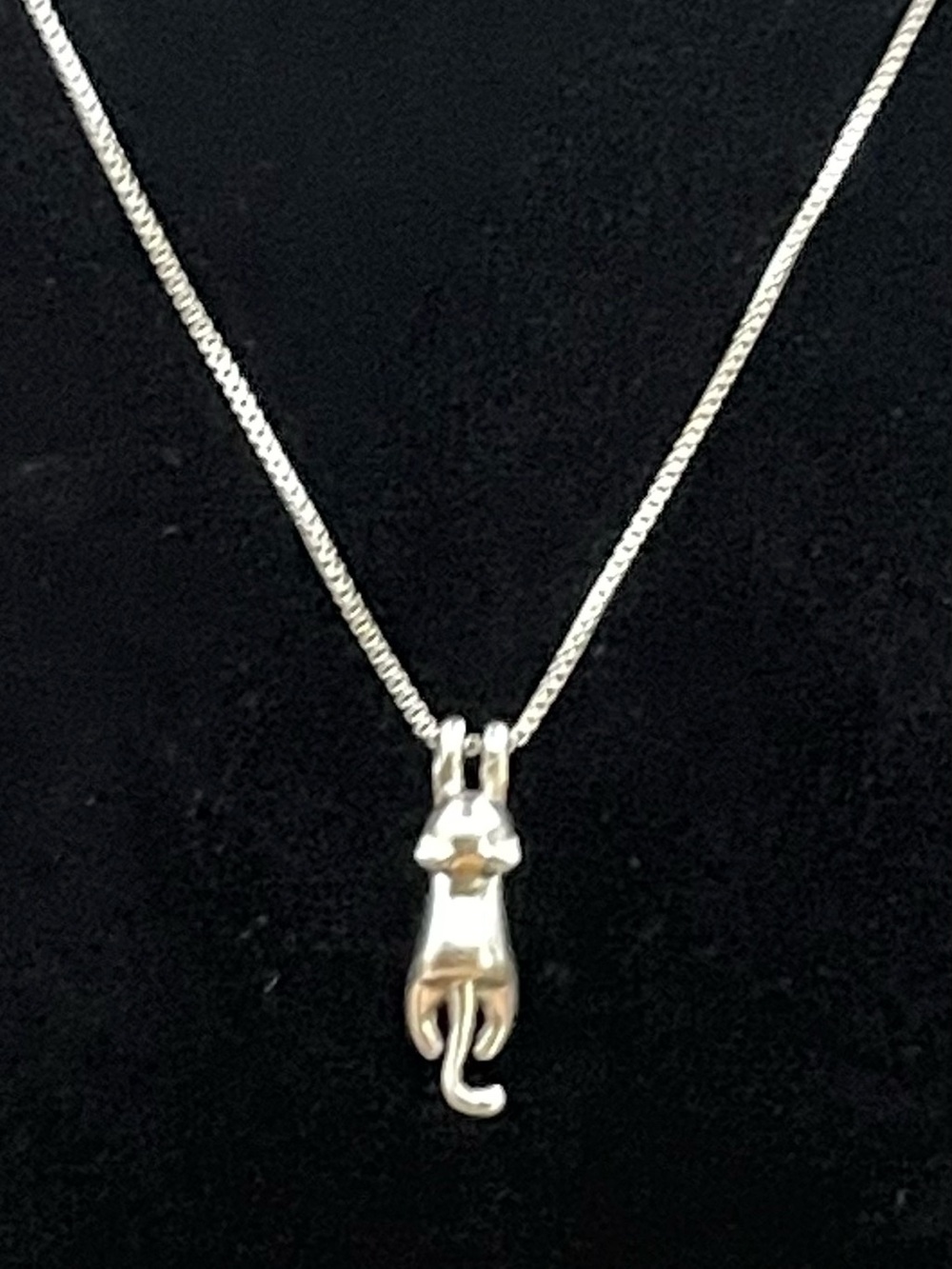 NWT .925 sterling silver dangling cat pendant necklace 16.5” + 2 “ extender 3.3g